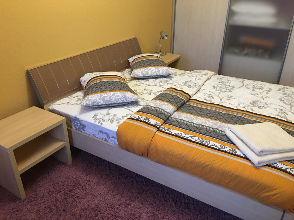 Kyiv Apartment In The City Center On Turgenevskaya Street Exterior foto